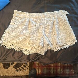 Laced white shorts